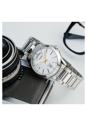Reloj Casio Referencia MTP-1370D-7A2 Diseño Elegante