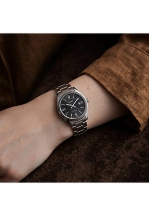 Reloj Casio UTP-1302PD-1AV Diseño Elegante