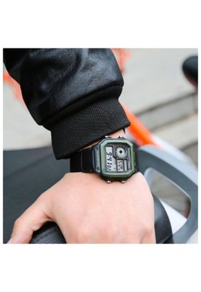 Reloj Casio Referencia AE-1200WHB-1B Diseño Deportivo