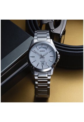 Reloj Casio Referencia MTP-1370D-7A3 Diseño Elegante