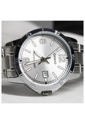 Reloj Casio Modelo LTP-V004D-7B2 Diseño Elegante