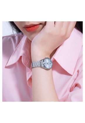 Reloj Casio Referencia LTP-V005D-2B3 Diseño Elegante