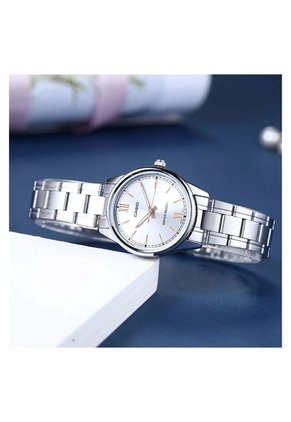 Reloj Casio Referencia LTP-V005D-7B2 Diseño Elegante