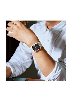 Reloj Casio Modelo CA-53WF-8B Calculadora