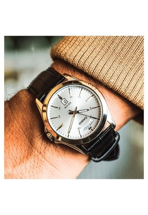 Reloj Casio Modelo MTP-1370L-7A Diseño Elegante