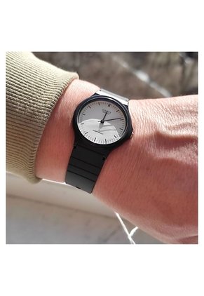 Reloj Casio Modelo MQ-24-7EL Diseño Clásico