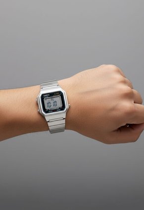 Reloj CASIO Plateado