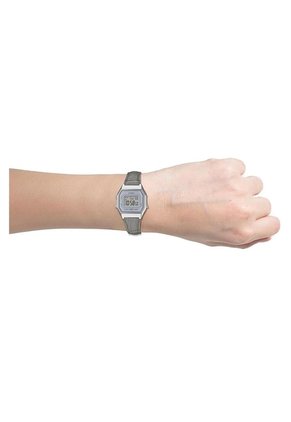 Reloj Casio Modelo LA680WEL-8A2DF Gris Mujer