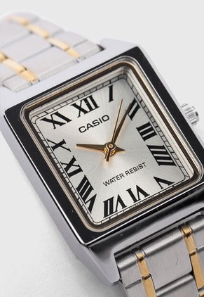 Reloj CASIO Plateado