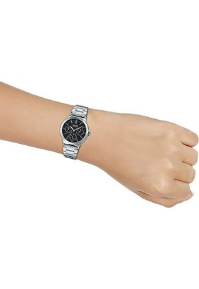 Reloj Para Mujer Casio Fashion Ltp Ltp-V300D-1A Plateado