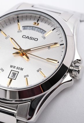 Reloj CASIO Plateado