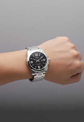 Reloj CASIO Plateado
