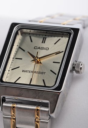 Reloj CASIO Plateado