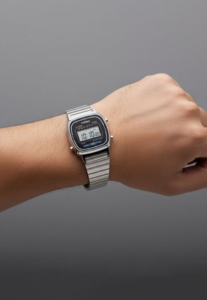 Reloj CASIO Plateado