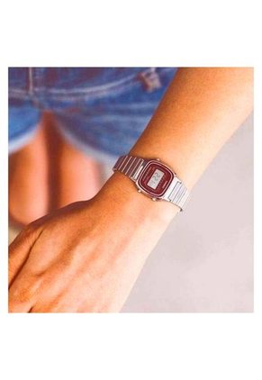 Reloj Para Mujer Casio La-670Wa-4 Plateado