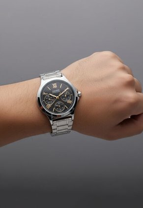Reloj CASIO Plateado