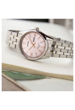 Reloj Casio Modelo LTP-1335D-4A Diseño Elegante