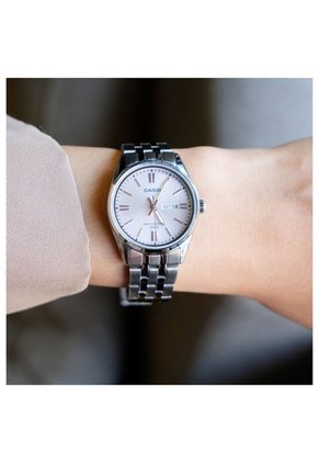 Reloj Casio Modelo LTP-1335D-4A Diseño Elegante