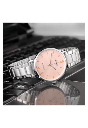 Reloj Casio Modelo LTP-VT01D-4B Diseño Elegante