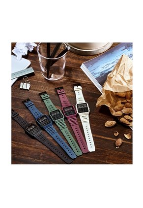 Reloj Casio Referencia CA-53WF-4B Deportivo Diseño Casual