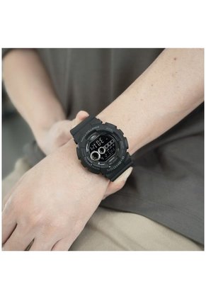 Reloj Casio G-SHOCK GD-100-1B Diseño Deportivo