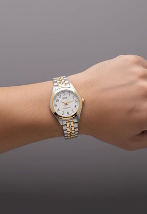 Reloj CASIO Plateado