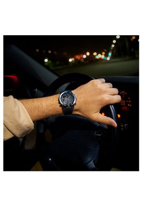 Reloj Casio Edifice ECB-40NP-1A Diseño Deportivo