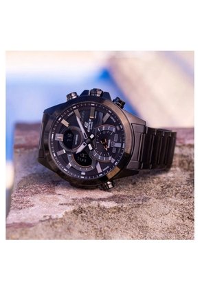 Reloj Casio Edifice ECB-30DC-1A Diseño Deportivo
