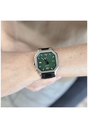 Reloj Casio Referencia MTP-B195L-3A Diseño Elegante
