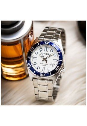 Reloj Casio Modelo MTD-135D-7A Diseño Deportivo