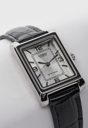 Reloj CASIO Plateado