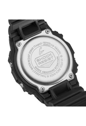 Reloj Casio Modelo DW-5600RL-1DR Negro Hombre