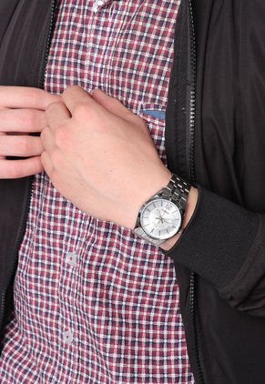 Reloj Plateado CASIO