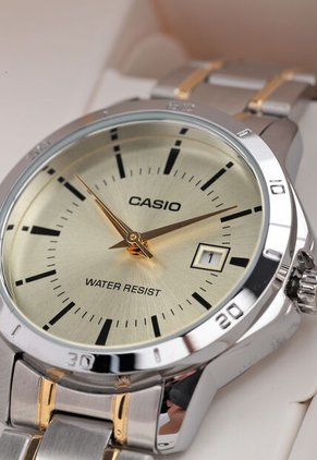 Reloj CASIO Plateado