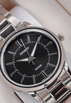 Reloj CASIO Plateado