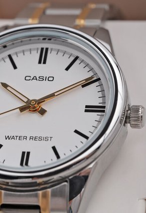 Reloj CASIO Plateado