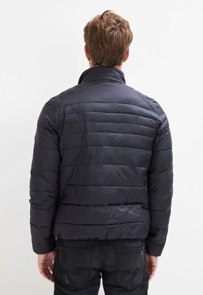 Chaqueta Negro-Rojo Chevignon