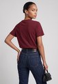 Camiseta CHEVIGNON Essentials Vinotinto de Chevignon