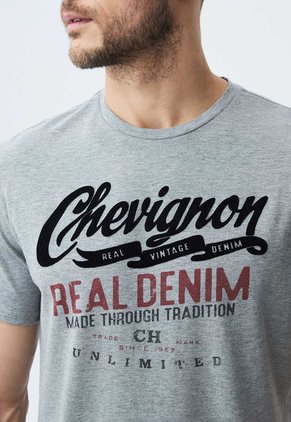 Camiseta Gris-Negro-Marfil Chevignon