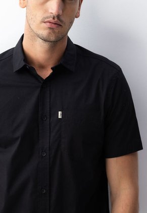 Camisa Negro Chevignon