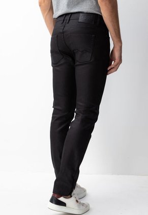 Jean Negro Chevignon Super Slim Fit