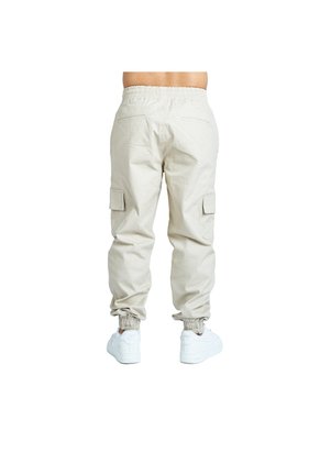 PANTALON CHIPPO HOMBRE MCJ12770096 ARENA Talla L