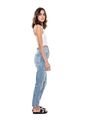 High Waist Mom Fit Jeans Tono Medio Con Salpicaduras Y Botonadura Interna Color Blue de Color Blue