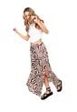 Falda Larga Con Aberturas Laterales Estampado Animal Print Color Blue de Color Blue