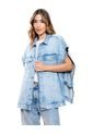 Chaleco En Denim Oversized Con Aberturas Laterales Color Blue de Color Blue