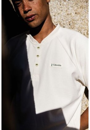Camiseta Hombre Columbia ACKER ROCK KNIT SHOR Crema Columbia