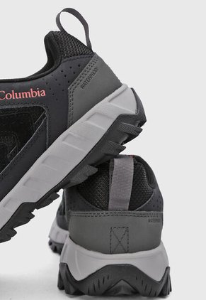 Tenis Columbia Strata Trail Low Negro
