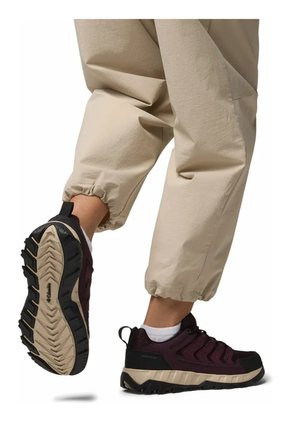 Tenis Mujer Columbia Strata Trail Low Wp Burdeo Columbia