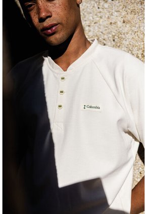 Camiseta Hombre Columbia ACKER ROCK KNIT SHOR Crema Columbia