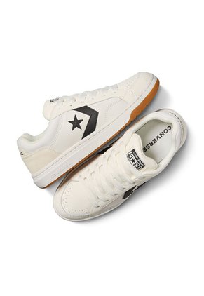 TENIS CONVERSE UNISEXO A12720C PRO BLAZE V2 Talla 8.5